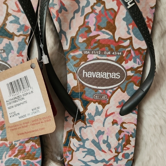 NWT Havaianas Women's Dark Grey Floral Sandals-Size 11/12 - Picture 3 of 4